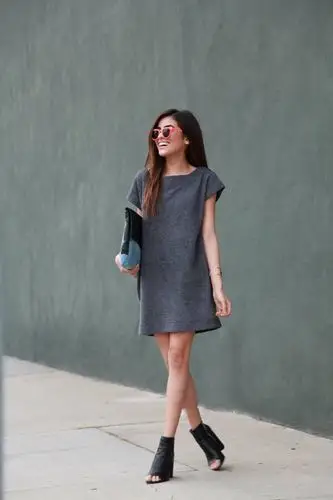 长款t恤怎么搭配裤子_长t恤搭配什么裤子