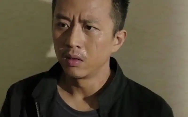 邓超有多敬业?主动要求真实注射,污水中拍戏险耳膜穿孔