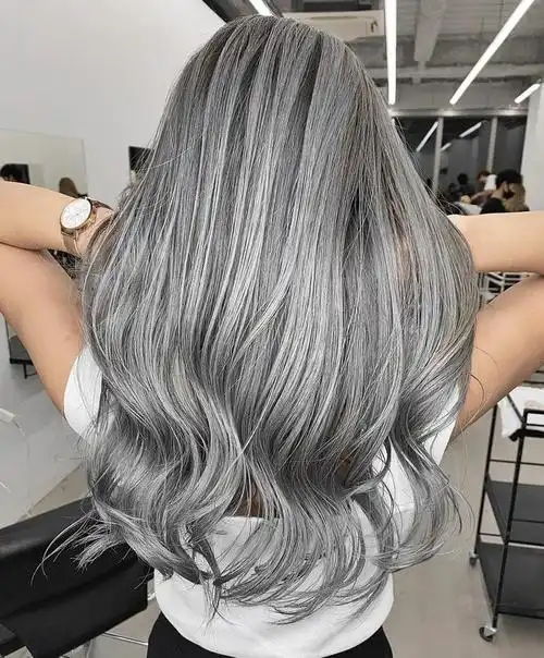 高级灰发色