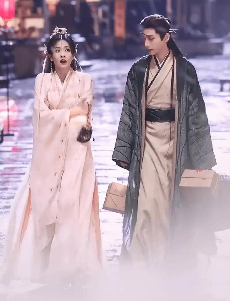 罗云熙,白鹿新剧《长月烬明》预约破400万了厉害啊!