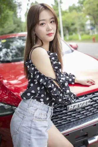 约别人家的媳妇拍照小姐姐喜提顶配f7x