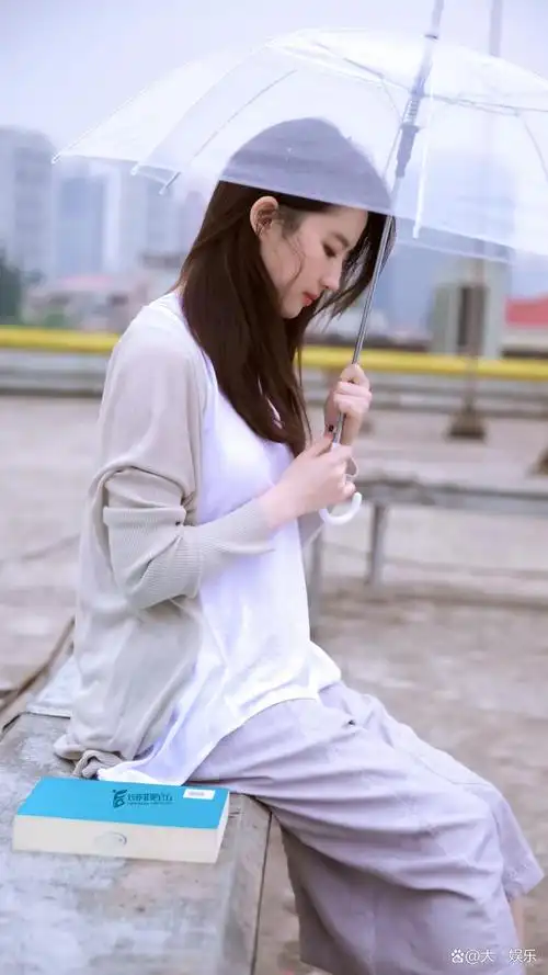 神仙姐姐刘亦菲清纯写真有种邻家女神既视感