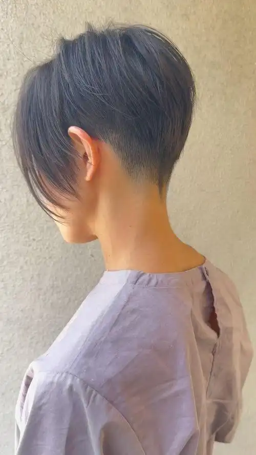 两侧掏空不连接短发,这个夏天值得拥有,清爽有个性|发型|发色|时尚