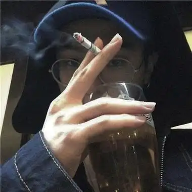 非主流男生帅气黑白抽烟头像大全