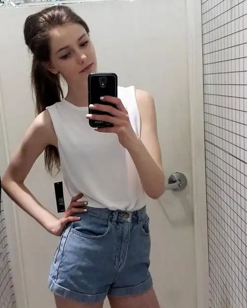 17岁加拿大嫩模宛如精灵似从梦中来17岁加拿大模特sava