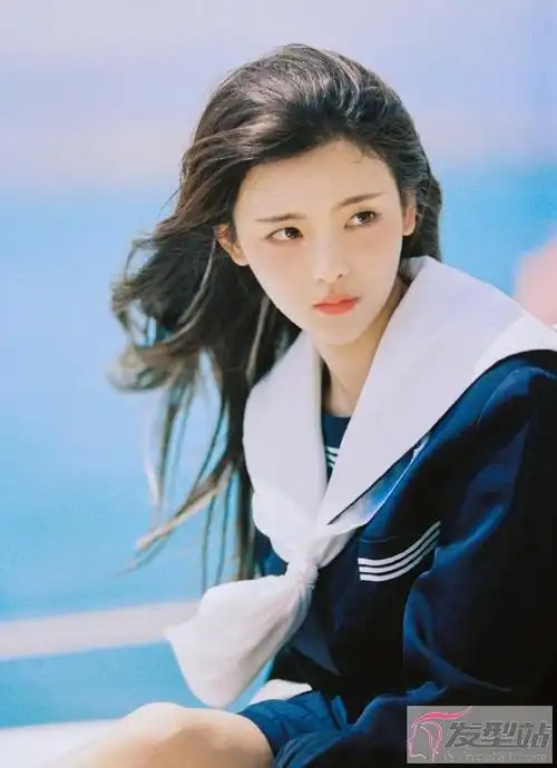杨超越水手服大片元气少女尽显清新灵动