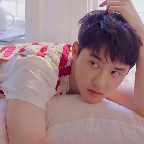 来一组都暻秀头像吧