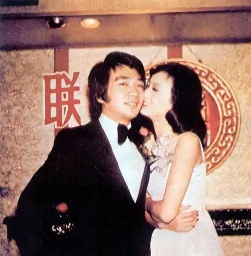 回顾赵雅芝的儿子:长子47岁次子44岁,小儿子37岁,个个让她骄傲