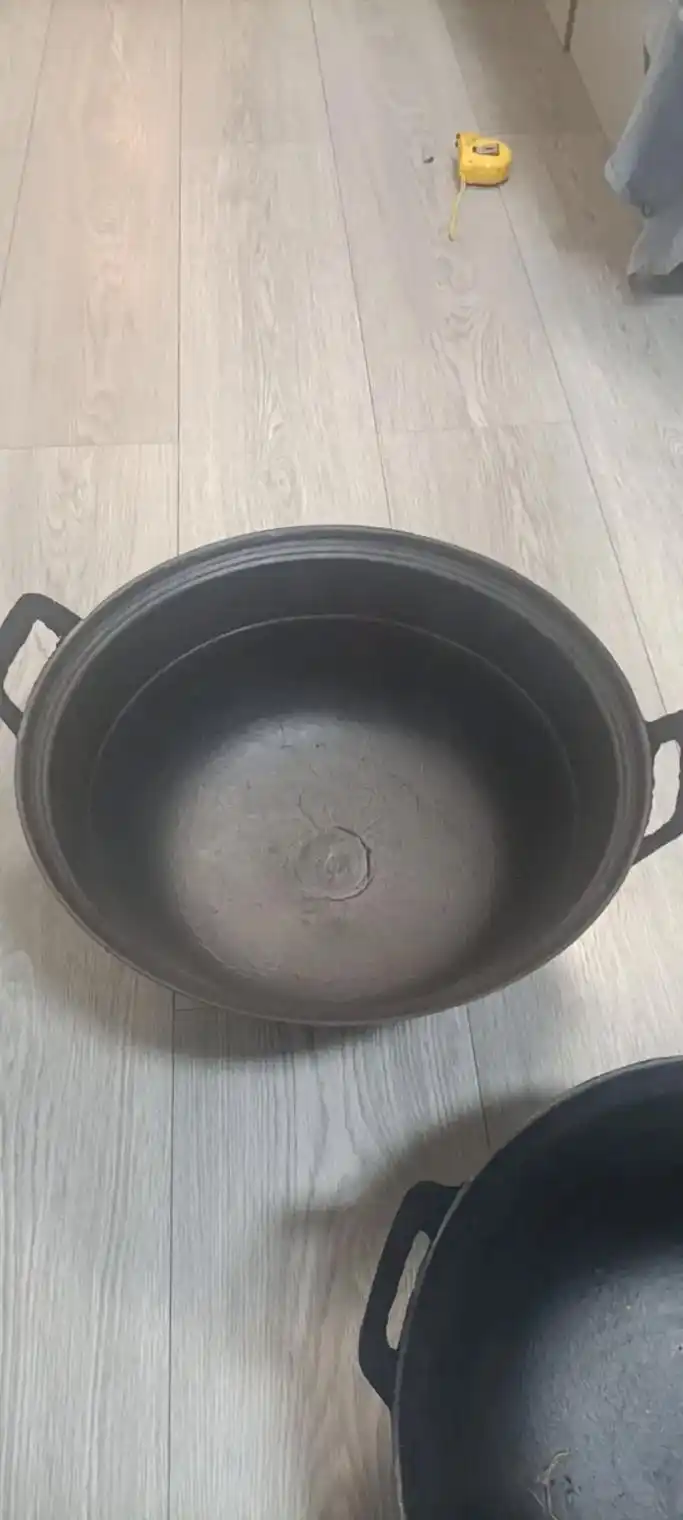 纯手工铸铁锅,无涂层,安全健康,家庭必备.#质量第一诚信为本 - 抖音