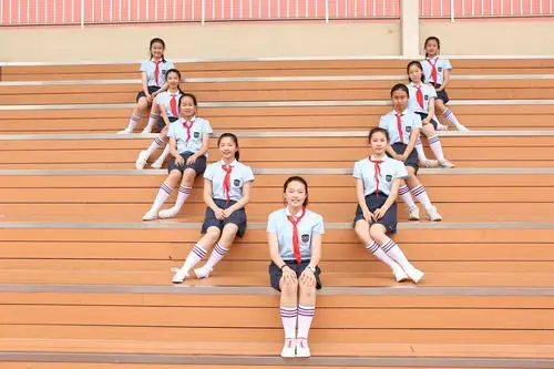 西安高新国际小学六年级九班毕业照