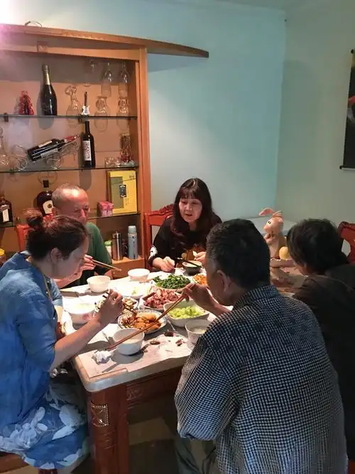 麻仙一家人吃得好 !耍得更好!