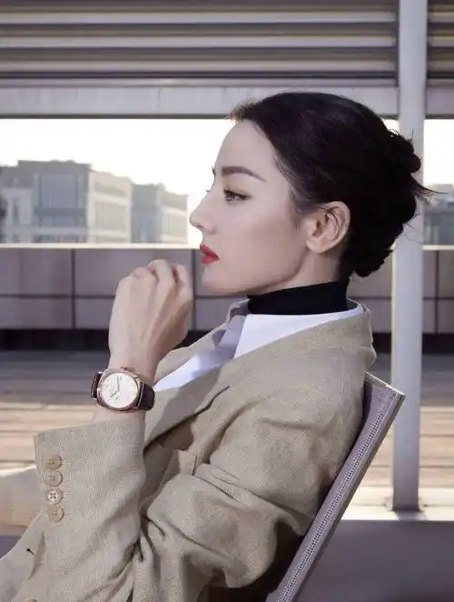 迪丽热巴装酷的样子真帅!