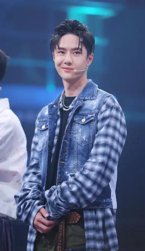 有点饿,搞点奶膘77800  #王一博#可爱又好吃!