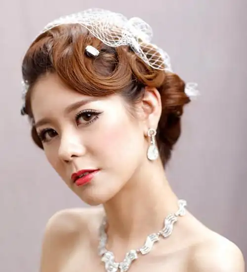 2014复古优雅新娘盘发发型组图欣赏