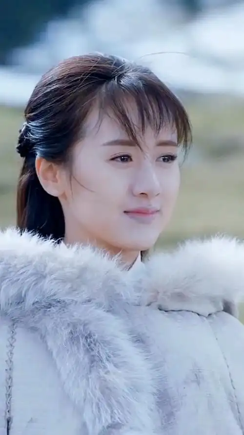 袁冰妍#北国风光,雪花纷飞;白衣女子,仙气十足.