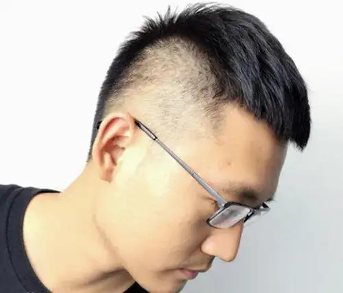 2019最新寸头发型讲究衬男士气质指数让90后潮男选择寸头的理由都在了