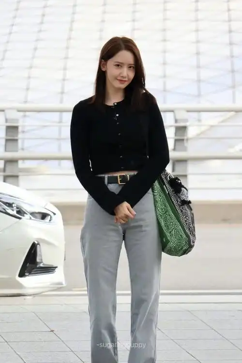 林允儿仁川机场出境相关一则3230343730:@limyoona9038