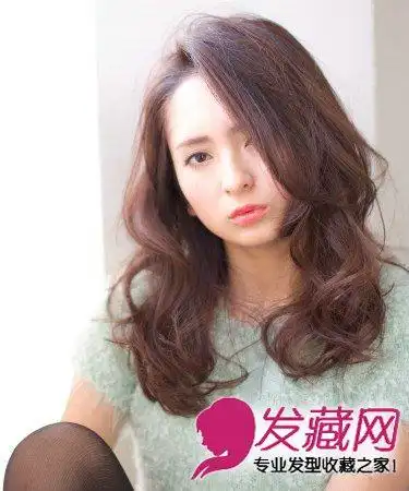 中分的自然卷发纹理烫发中长发瞬间修颜变美