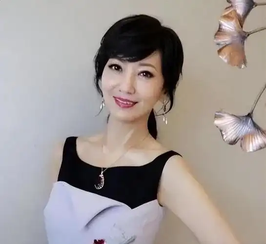 不老女神都是假的离开医美和精修跟普通人状态差不多