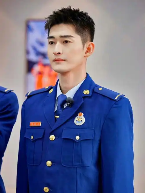 一往无前的蓝快40的张翰真奈斯