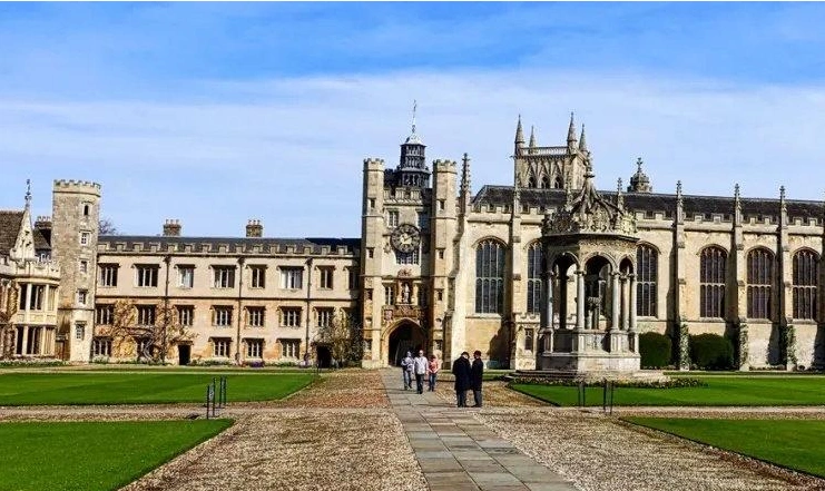 剑桥大学格顿学院2022年寒假线上项目报名通知