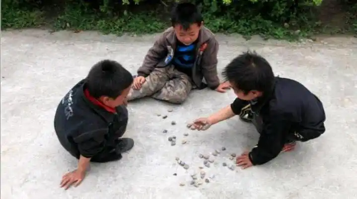 80年代的农村孩子的玩乐