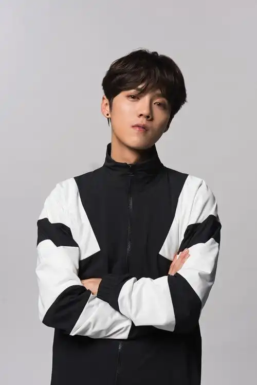 主题:不跟别人带的节奏,我的节奏我把控.#装备纯粹#,才能纯粹做自己.