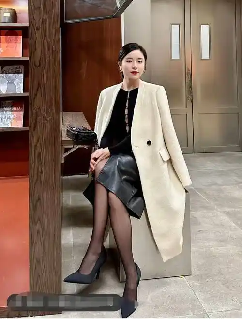 高跟鞋搭配什么衣服好看?