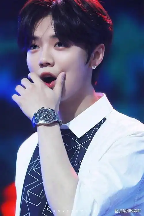 鹿晗的家世到底有多硬?