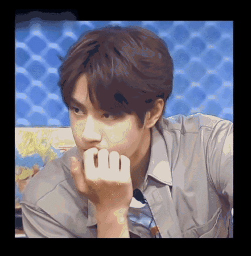 一博听到小孩哥说"你看我吃的是圆的 你的是那样的"时候的表情了奶膘