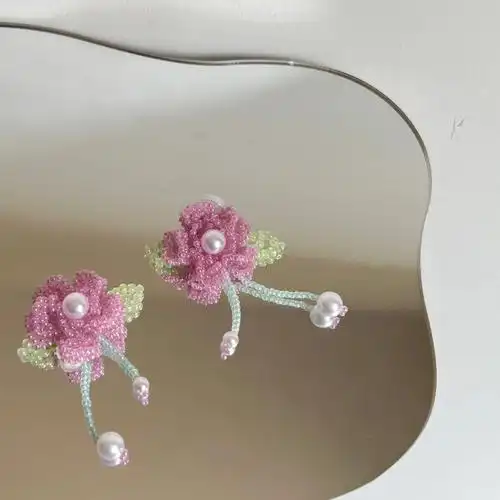 花花串珠耳环送一朵玫瑰花给自己吧