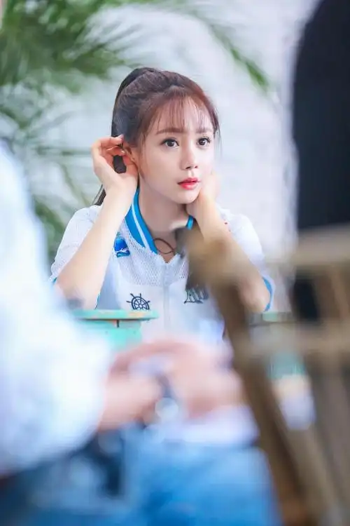 上一张 下一张 简介 《我们来了》收官之夜,节目组放出一组沈梦辰剧照