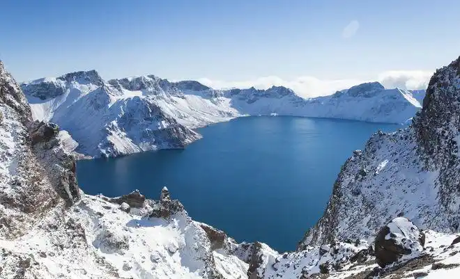 "华盖峰";"天豁峰","龙门峰","紫霞峰","铁壁峰";"观日峰","玉柱峰","