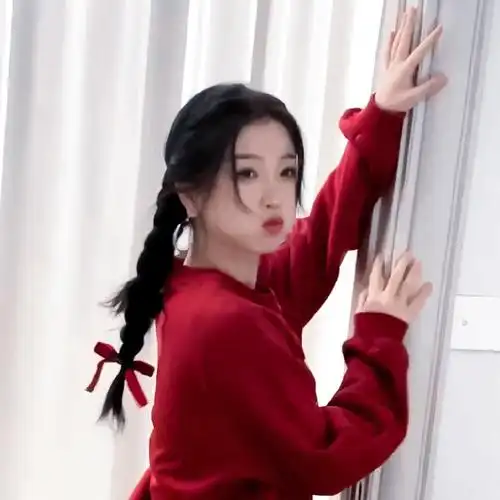 虞书欣双马尾蝴蝶结造型