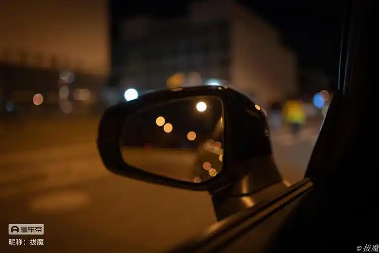 额,外面2个后视镜好像不是防炫目的,晚上遇到几个远光狗照得我难受