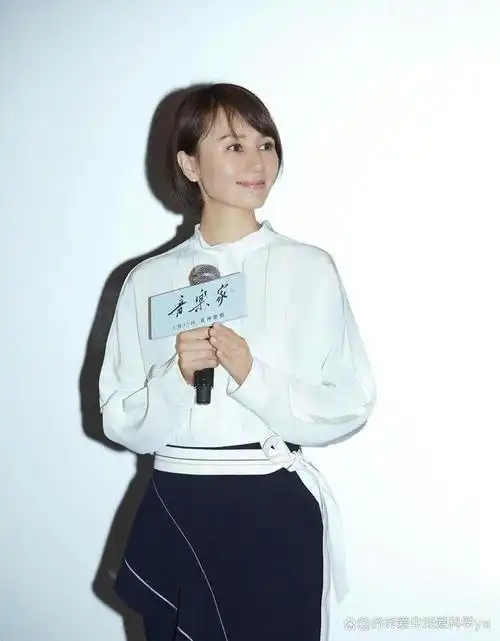 袁泉的时尚进化:优雅chic,高级连衣裙