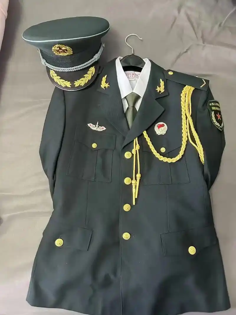 独属于军士的礼服#军士礼服 #中国军人 #礼服 - 抖音