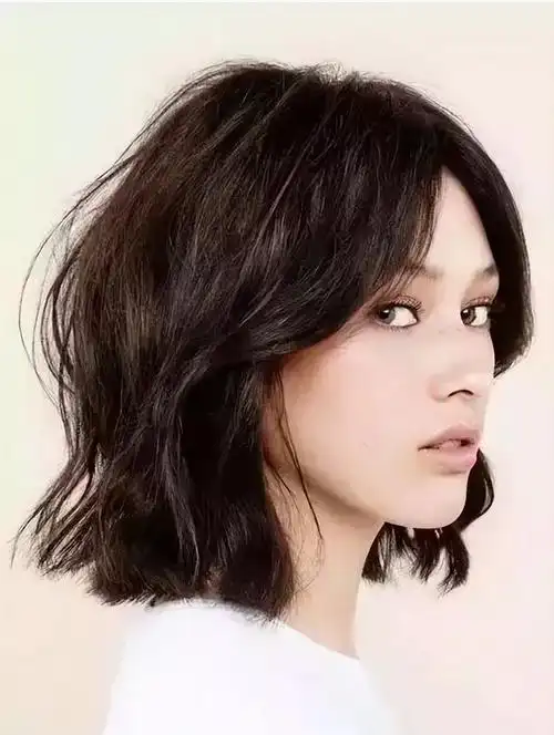 适合大胖脸人剪的短发女,"长脸"短发模板,教科书式的"变美发型",简约