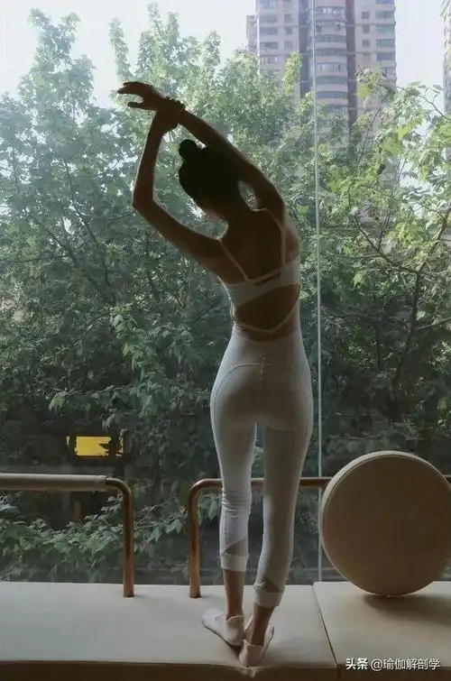 39岁张韶涵晒普拉提瑜伽美照身材好到让我不敢相信