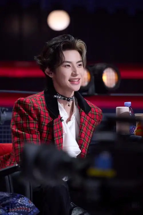 小鬼王琳凯超话致敬经典经理人合作赛来袭,看"og baby"厂牌经理人