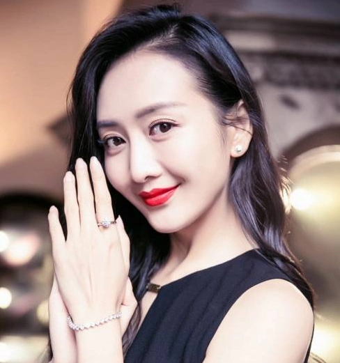 疑王鸥前夫感慨人生 闺蜜怒斥徐冬冬蹭热度