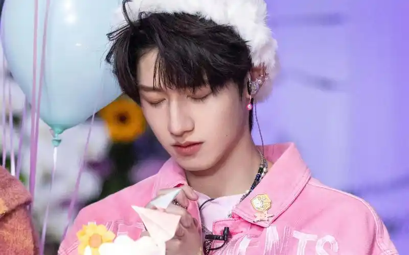 【朱志鑫】《反义词》十八岁生日音乐分享小会舞台合集&读信环节