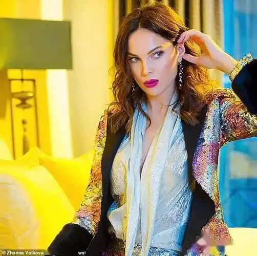 普京女儿长得太像爸了雪藏30多年她们过着最神秘的日子