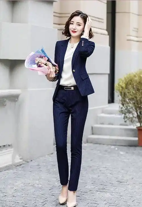 春季看时尚达人如何穿搭西服,西装4种搭配法,彰显独特气质