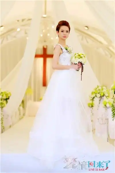 戚薇婚纱照