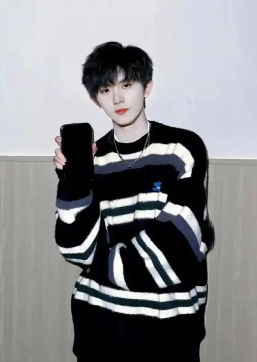 马嘉祺新歌战绩,赶超刘耀文霸榜!半小时评论破百万!