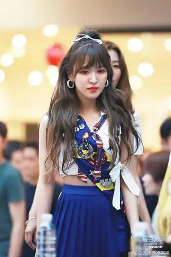 redvelvetwendy展露光芒让人挪不开视线powerup美貌