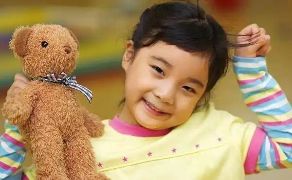 金喜善女儿小时候颜值被嘲"丑",如今10几年过去,长相打脸众人_孩子