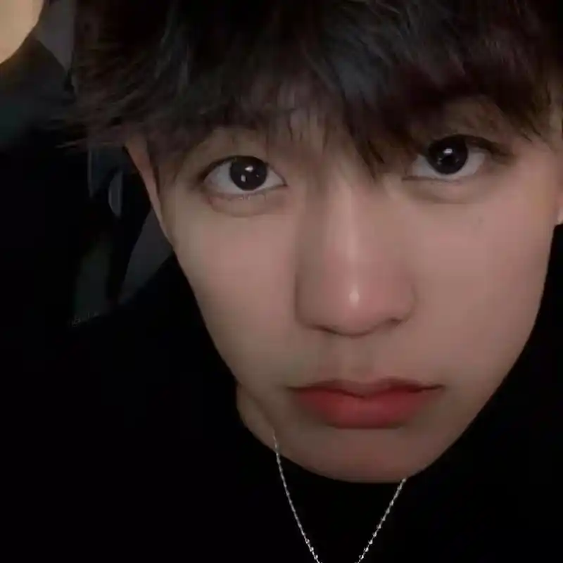 「男生头像」余庆伟