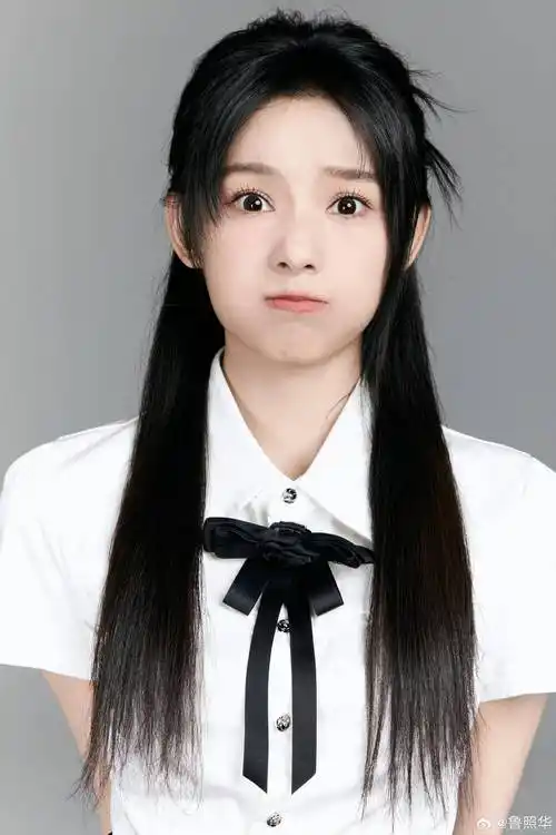 百变女神:鲁照华的多面魅力_角色_造型_少女